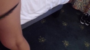 Baise moi comme tu veux et mets moi un doigt dans le cul en même temps